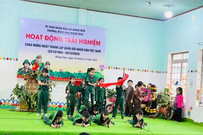 HOẠT ĐỘNG TRẢI NGHIỆM: CHÁU LÀM CHÚ BỘ ĐỘI